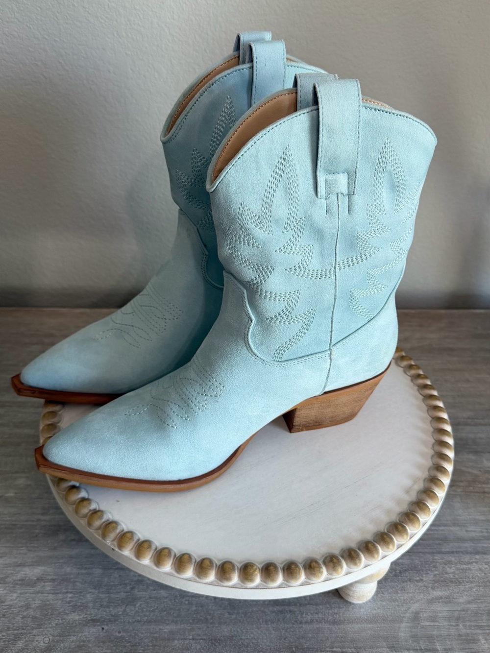 Mi.iM Light Blue Embossed Faux Suede Western Rodeo Heeled Pull-On Boots 9 - Picture 4 of 10
